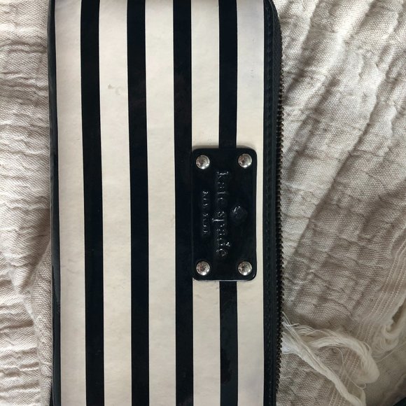 Kate Spade Satchel & Matching Wallet - Picture 2 of 9